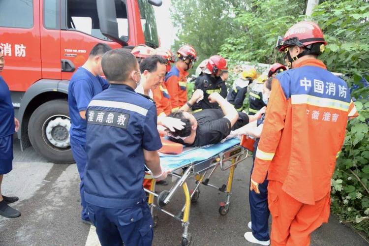 90后民警油罐车内救被困司机牺牲