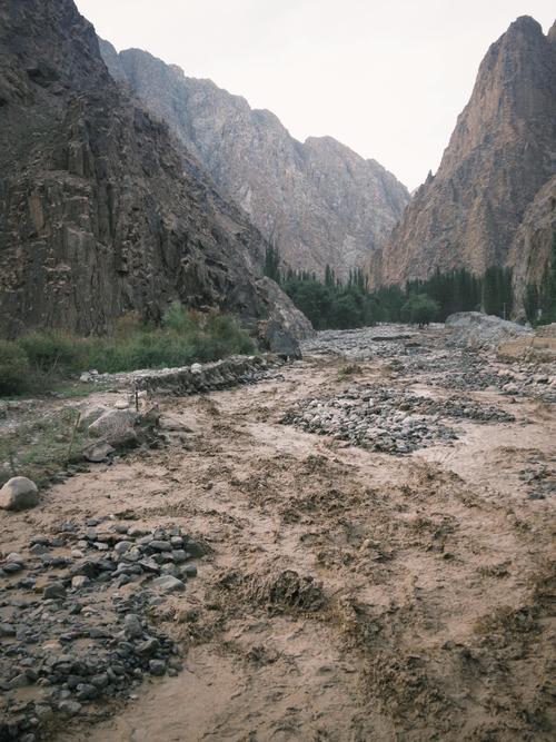 新疆天山大峡谷景区塌方系谣言