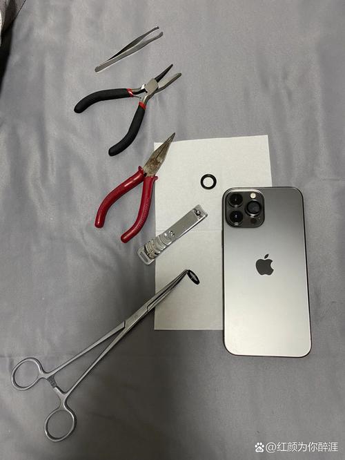 苹果手机如何将手机膜拆下来