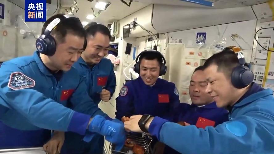 中国航天员在太空烤鸡翅