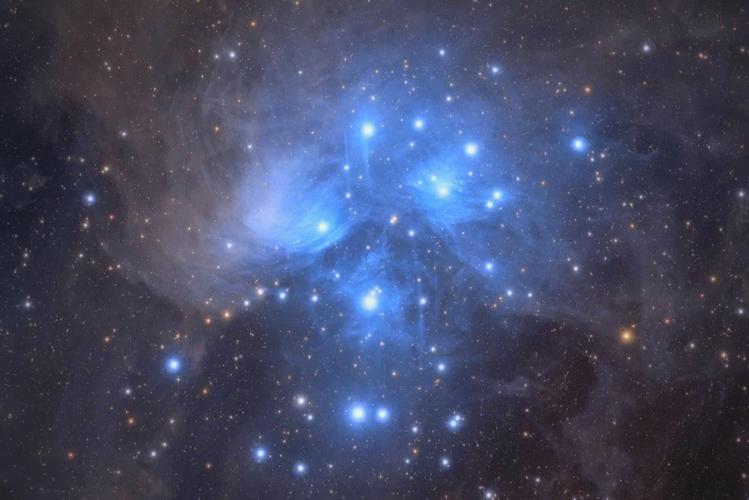 11月6日上演月掩昴星团