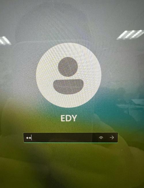 如何给电脑设置屏保密码