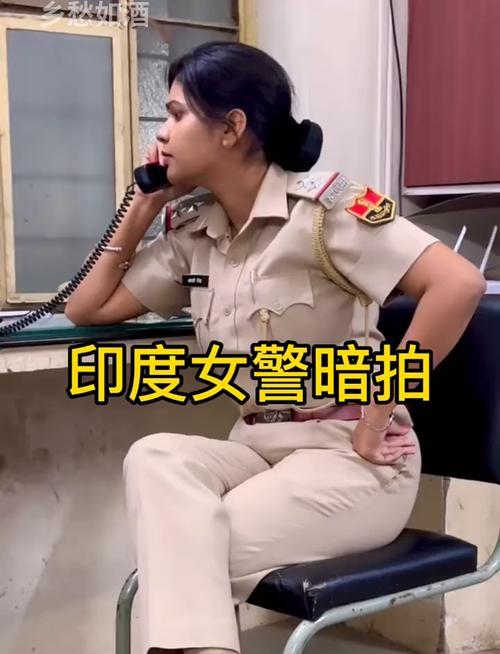 印度一女警怀胎七月参加举重比赛