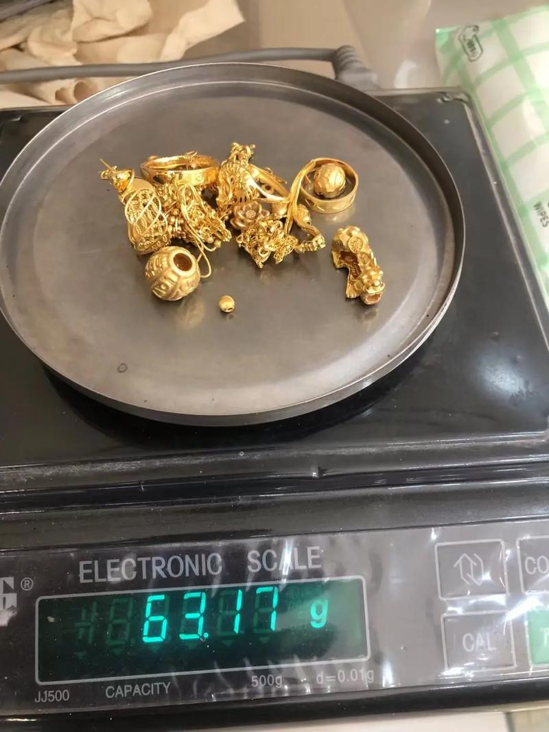 藏3万黄金的旧电器被老伴100元卖了