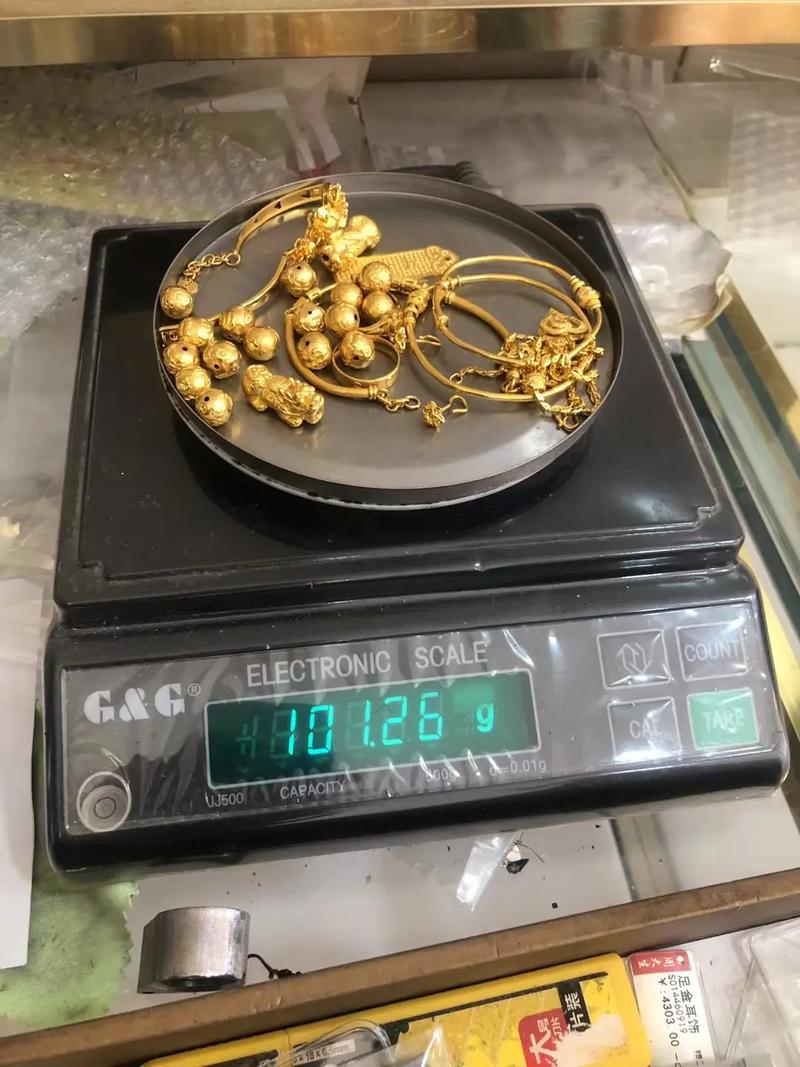 藏3万黄金的旧电器被老伴100元卖了