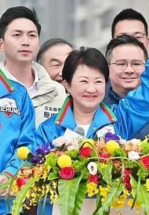 卢秀燕今天两次90度鞠躬道歉