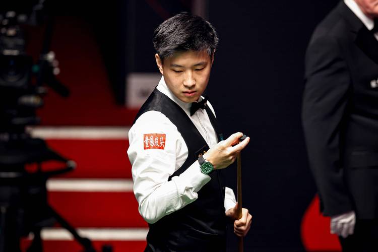 赵心童6比5塞尔比晋级国锦赛四强