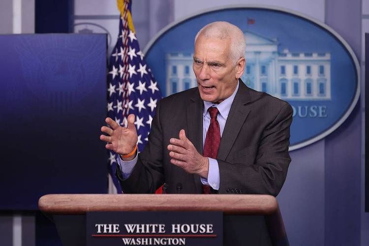 白宫宣布减肥药降价 药企高管晕倒