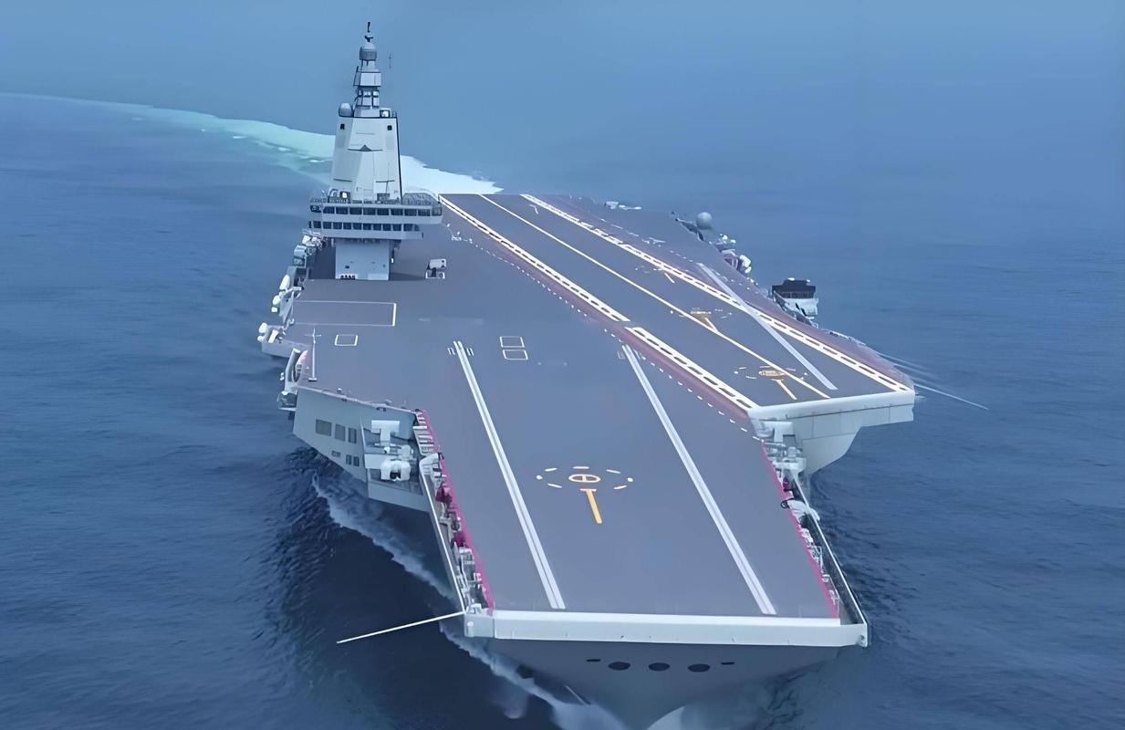 福建舰入列现场高清大图来了