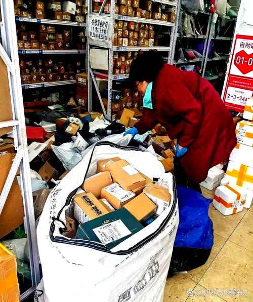 高校快递站设试衣间引热议 校方回应