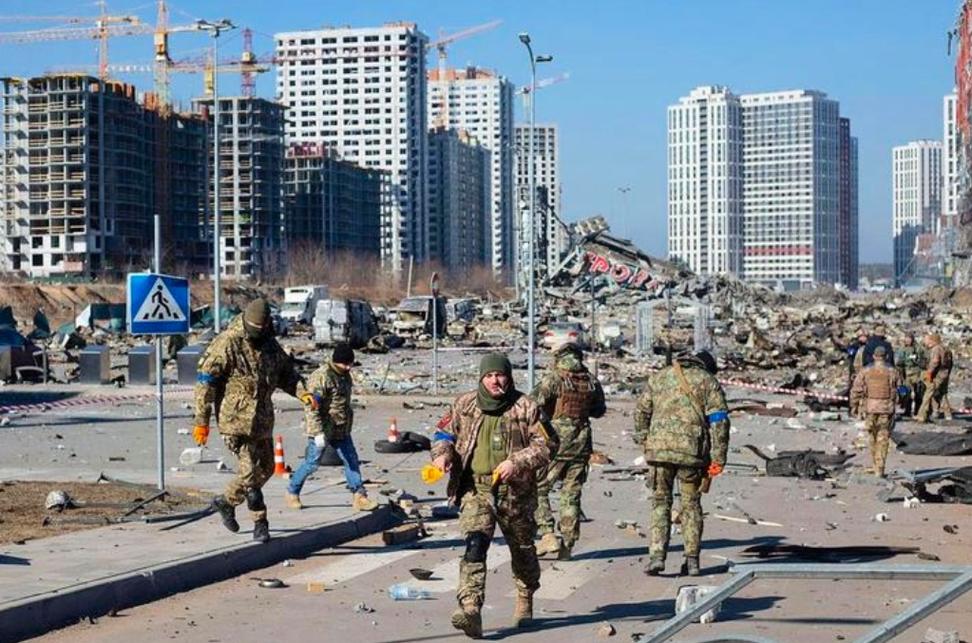 俄罗斯对乌克兰发动大规模空袭