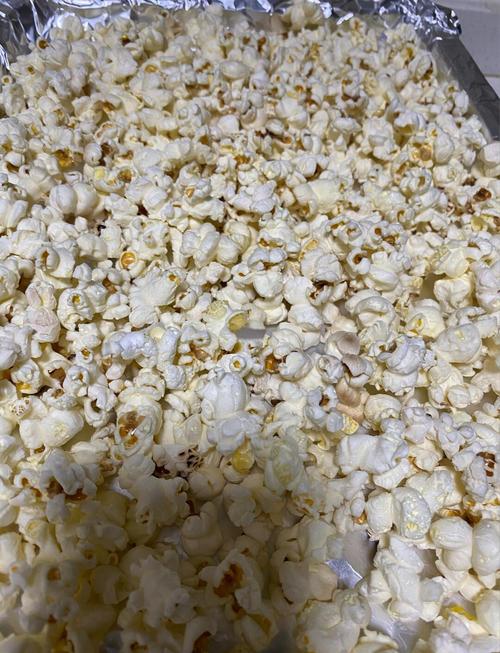 广西男子自制“炮米花”