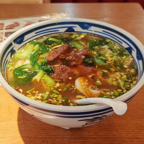 牛肉面馆一碗“管饱面”全网爆火