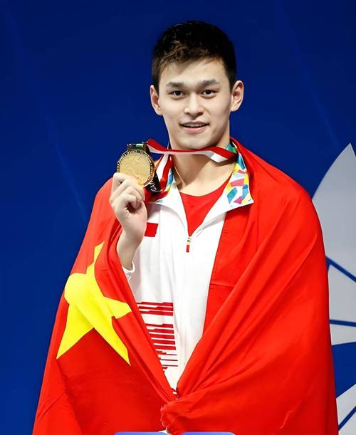 18岁张展硕力压潘展乐孙杨夺冠