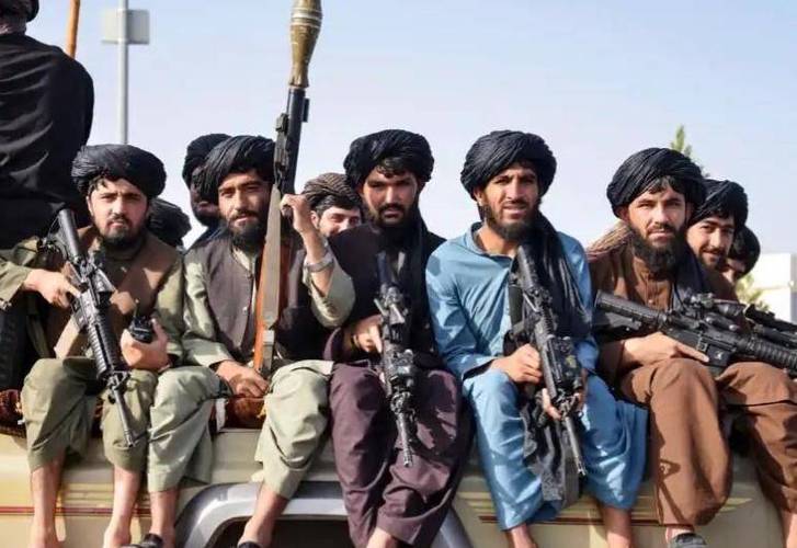 巴基斯坦首都自杀式炸弹袭击致12死