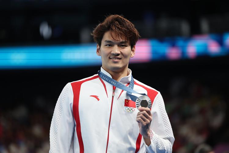 徐嘉余夺全运会男子100米仰泳金牌