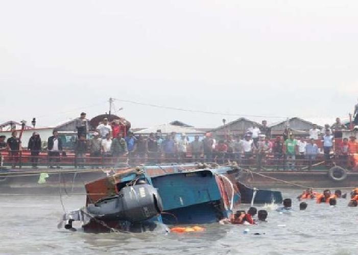 马泰之间海域沉船事件已致28人遇难