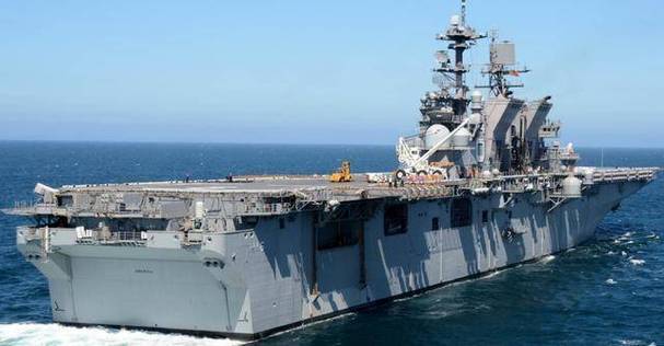 中美日两栖舰比拼 四川舰独占鳌头