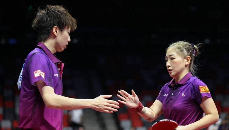 林高远刘诗雯摘乒乓球混双金牌