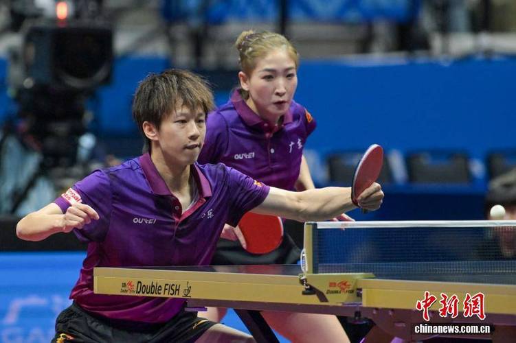 林高远刘诗雯摘乒乓球混双金牌