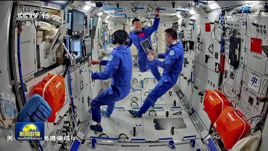 神舟二十号航天员乘组安全顺利出舱