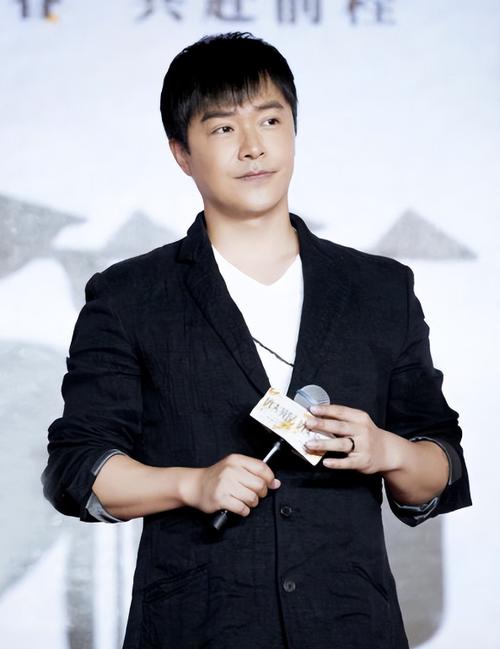 陈思诚戴墨获金鸡奖最佳导演奖