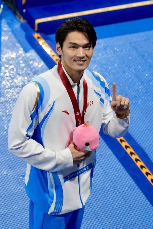 徐嘉余获全运会200米仰泳冠军