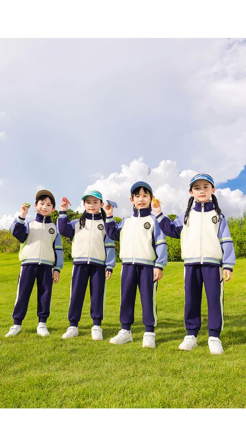 一年级校服970元贵吗