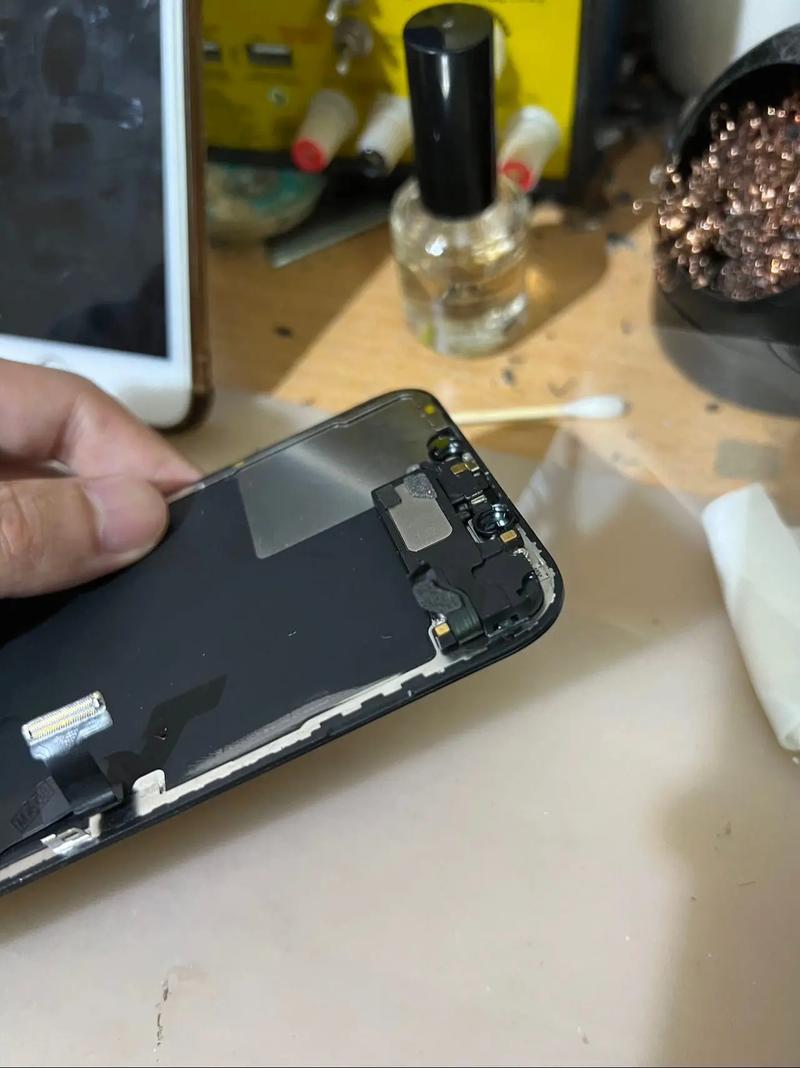 苹果手机听筒排线如何无损拆