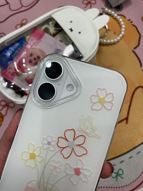 如何徒手掰碎苹果手机壳