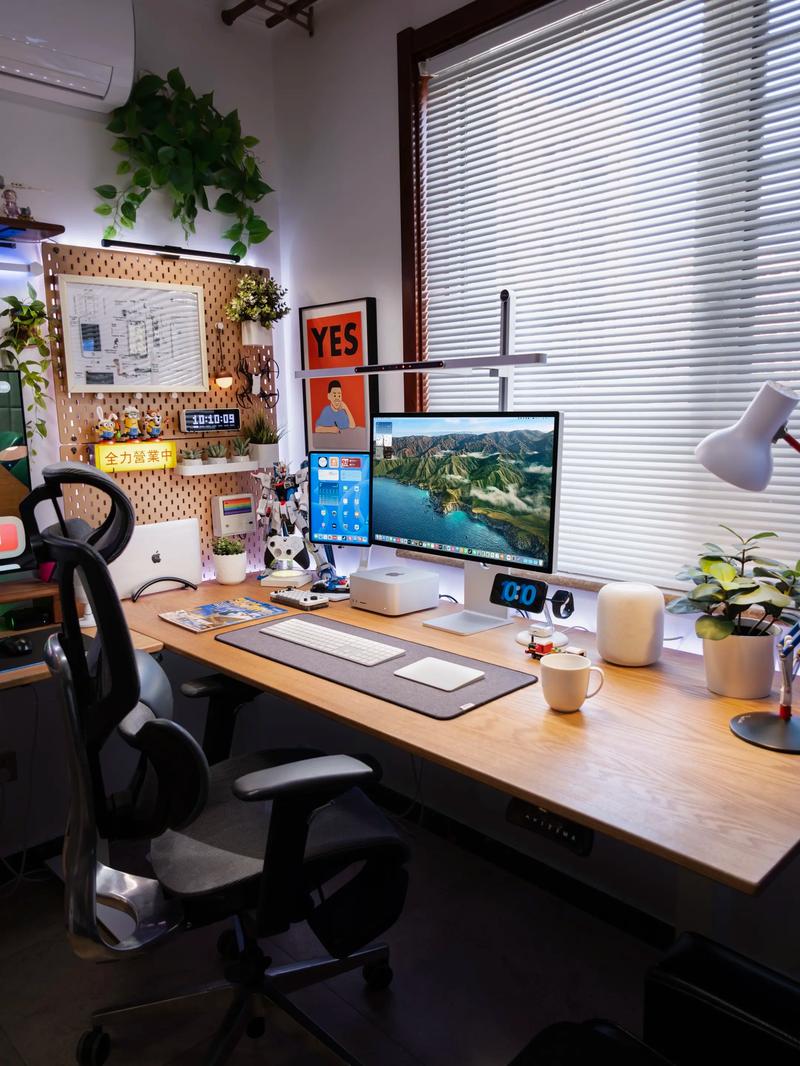 如何拍出氛围感电脑桌