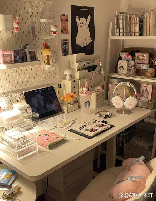 如何拍出氛围感电脑桌